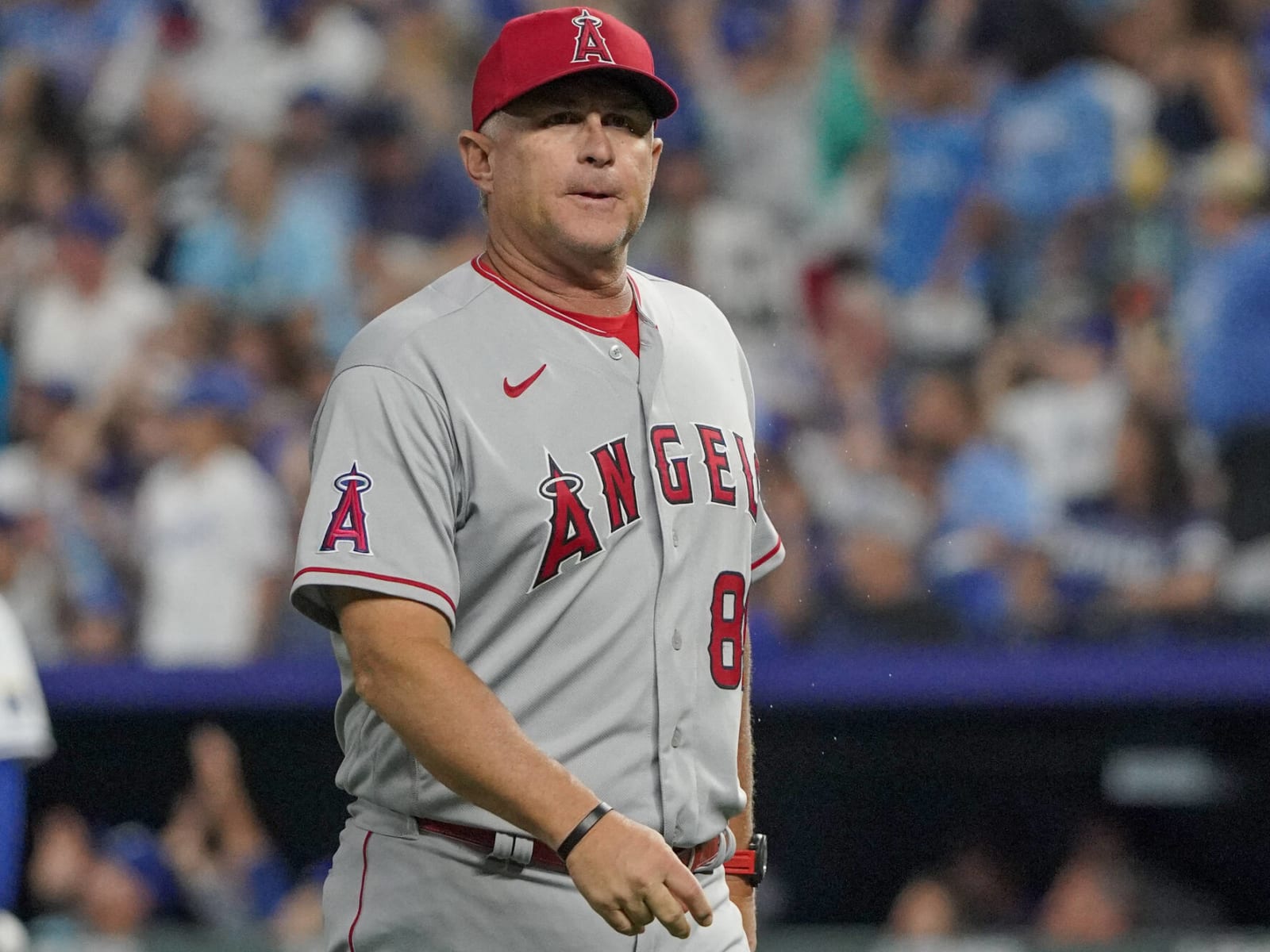 Los Angeles Angels keep Phil Nevin as manager for 2023 on 1-year