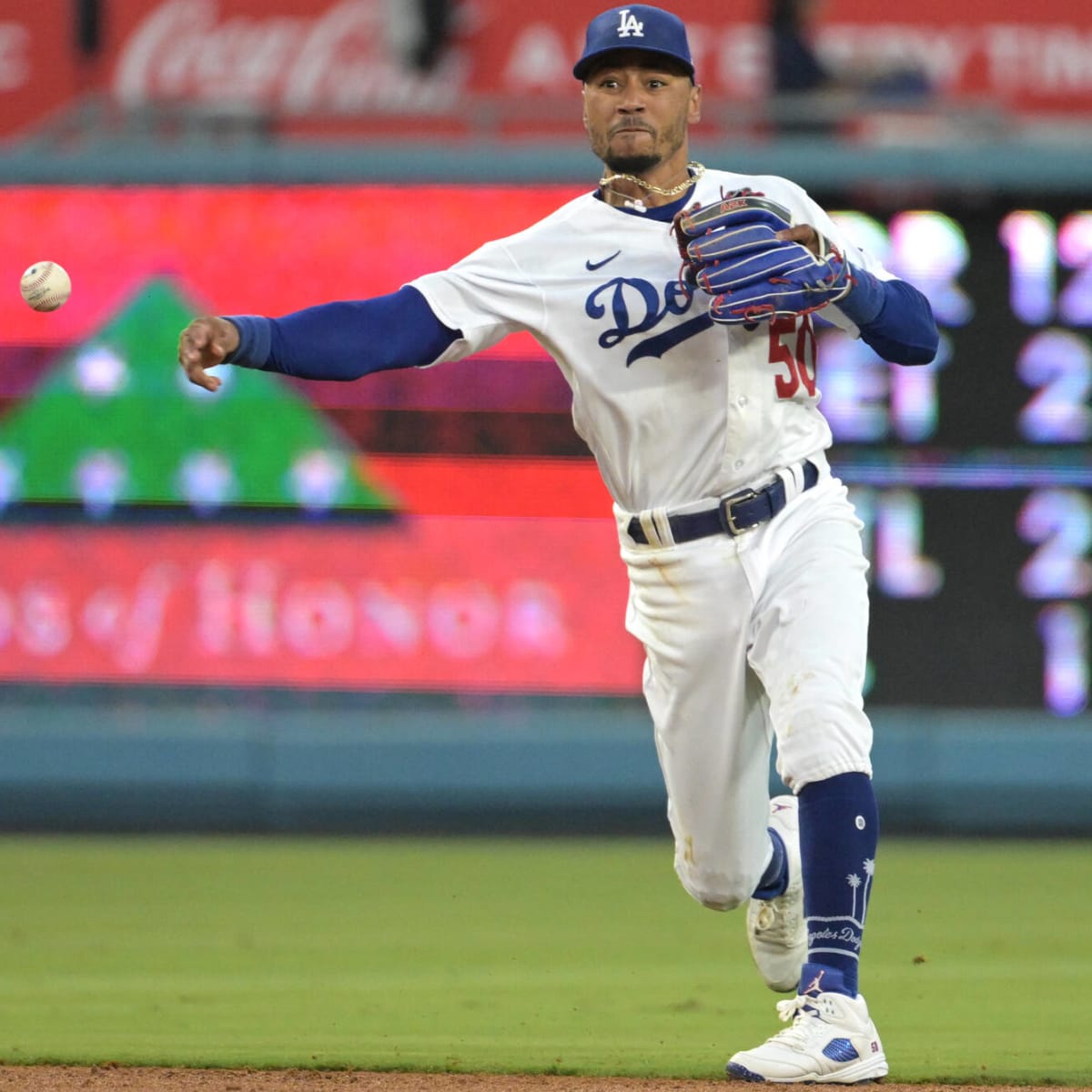 Dodgers News: Mookie Betts Paid Tribute To Ken Griffey Jr