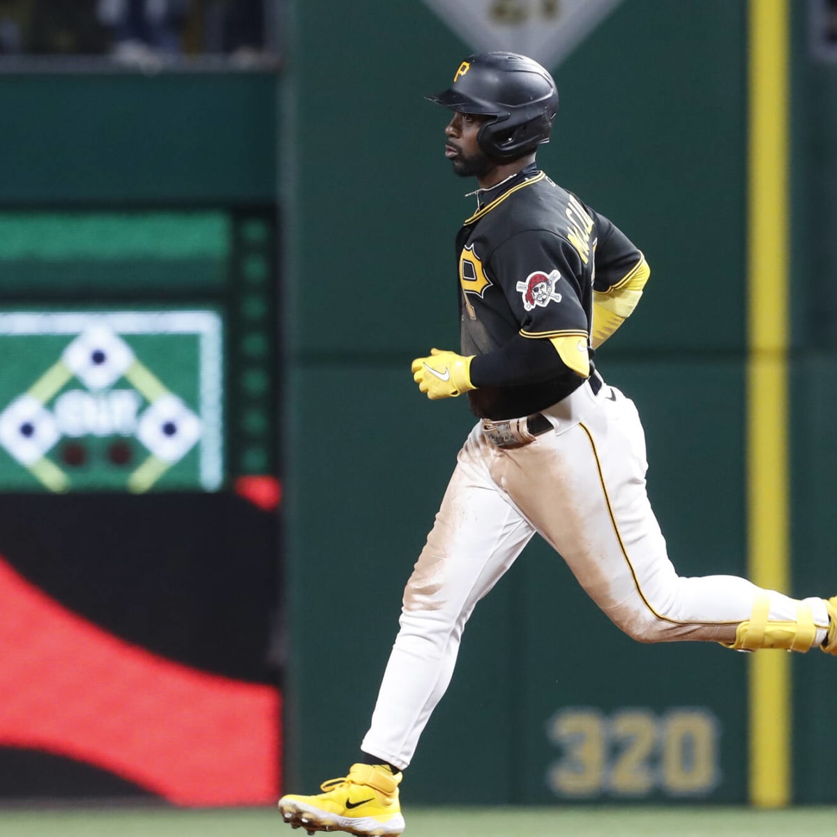 MLB Twitter reacts to Andrew McCutchen hitting his first home run