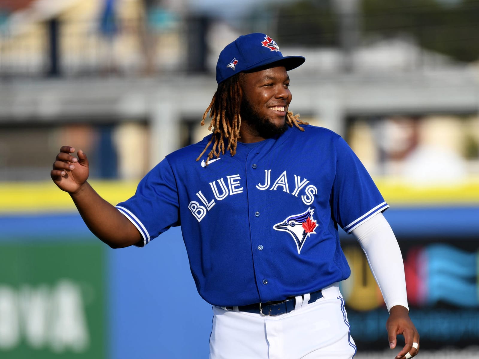 Vladimir Guerrero Jr hits incredible walk-off home run in Montreal