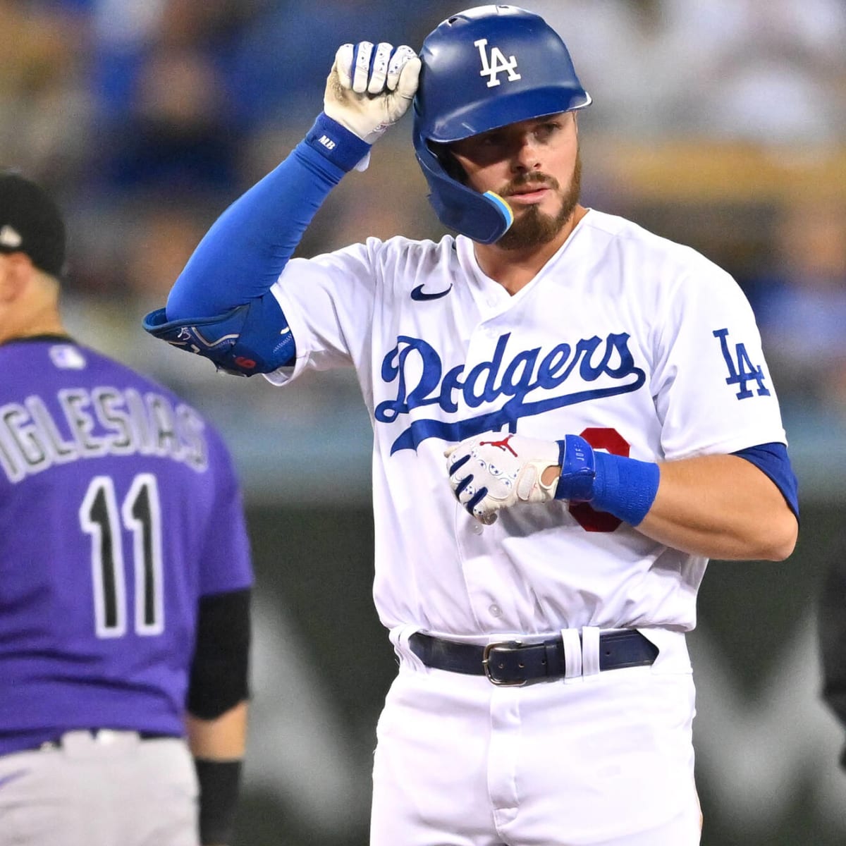 Dodgers shortstop Gavin Lux injures right knee in spring training game