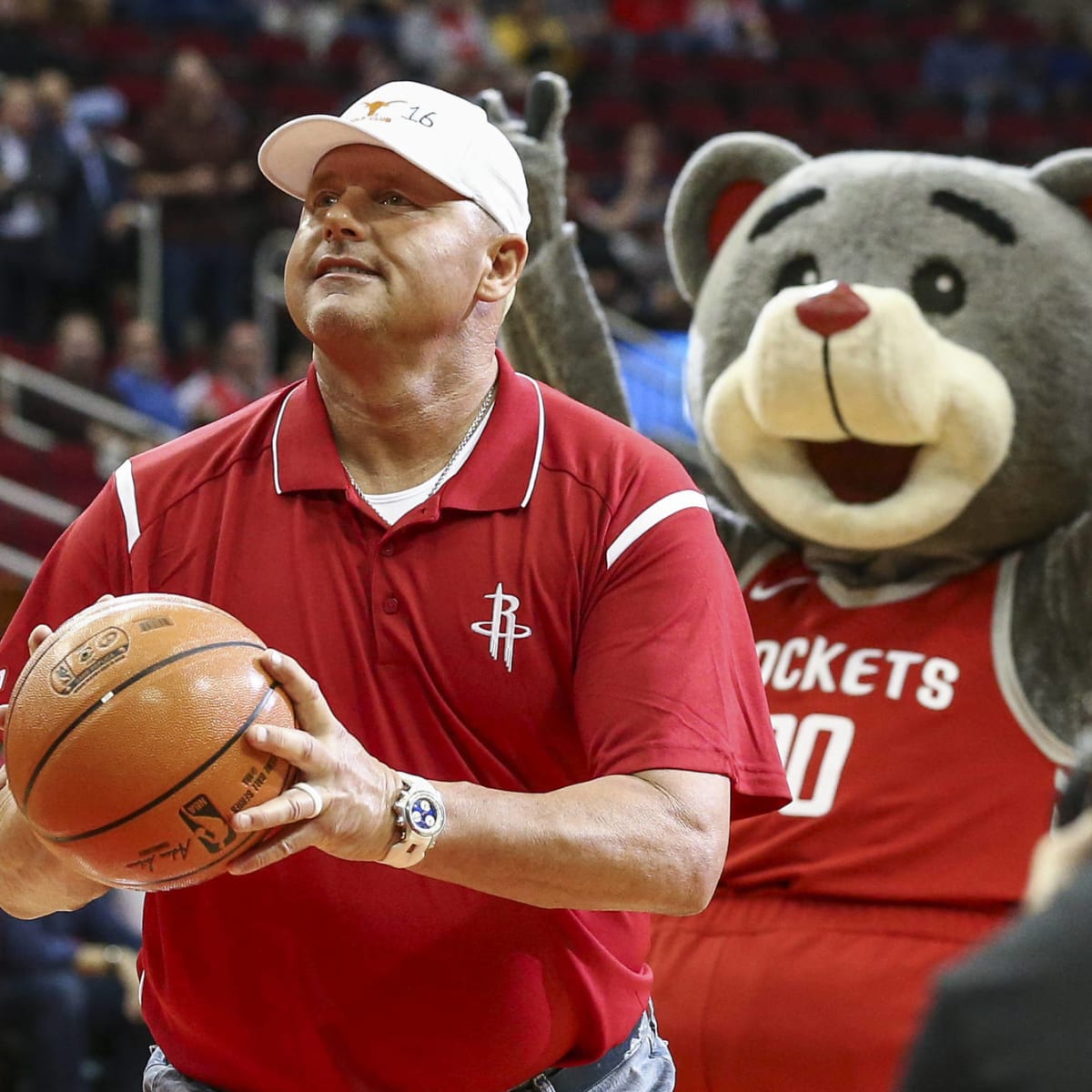 Roger Clemens Tees it Up at the Compete For Compassion Skins Game to Help  Kids