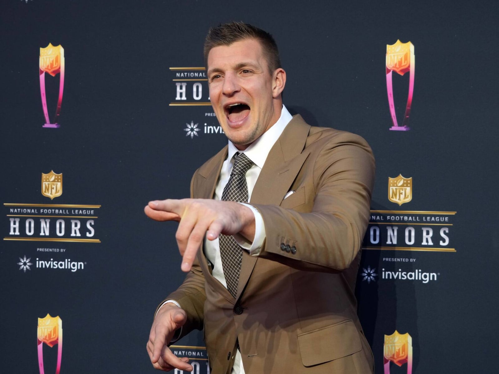 Rob Gronkowski planning to return to Tampa Bay Buccaneers in 2021, might  coach Arizona Wildcats' spring game - Arizona Desert Swarm