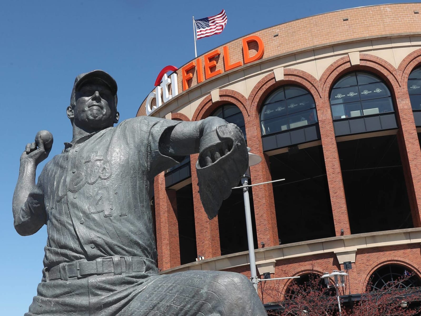 Basketball Sculpture - Tom Seaver Bronze Statue