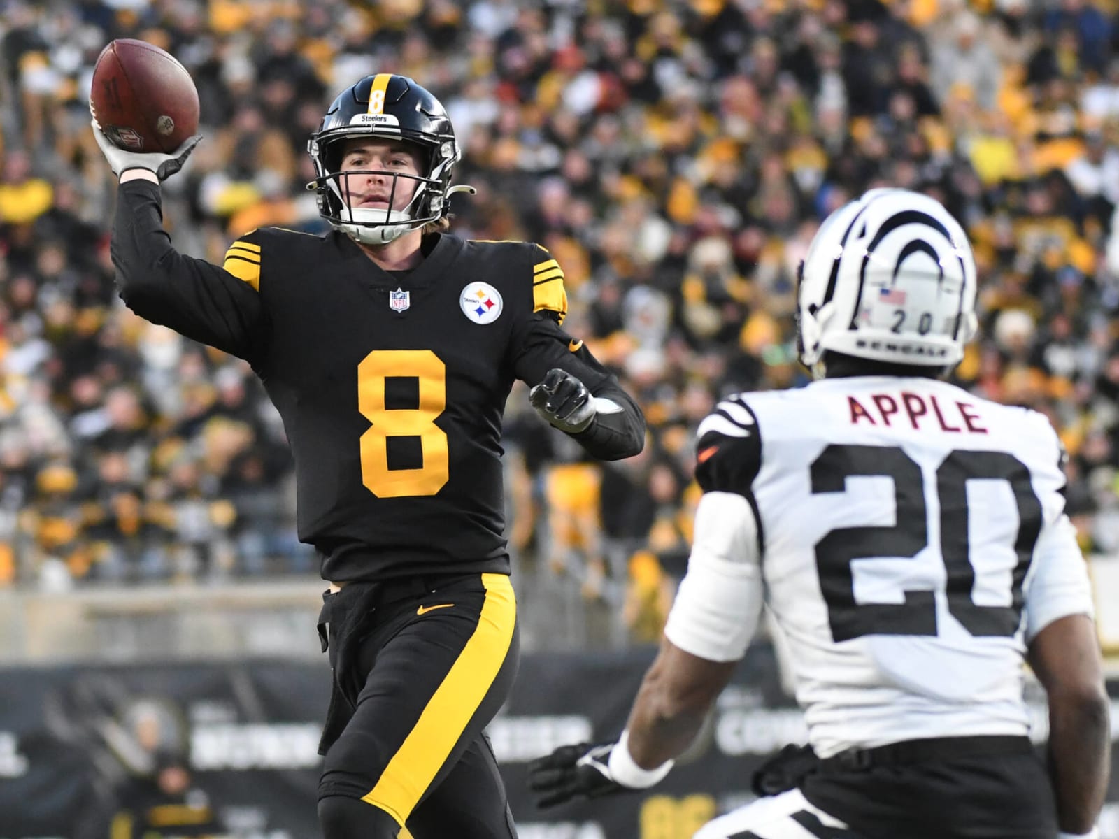 Steelers QB1 Kenny Pickett Was Limited In Practice Thursday; Changes To A  'Smart' Helmet Equipped With A Visor