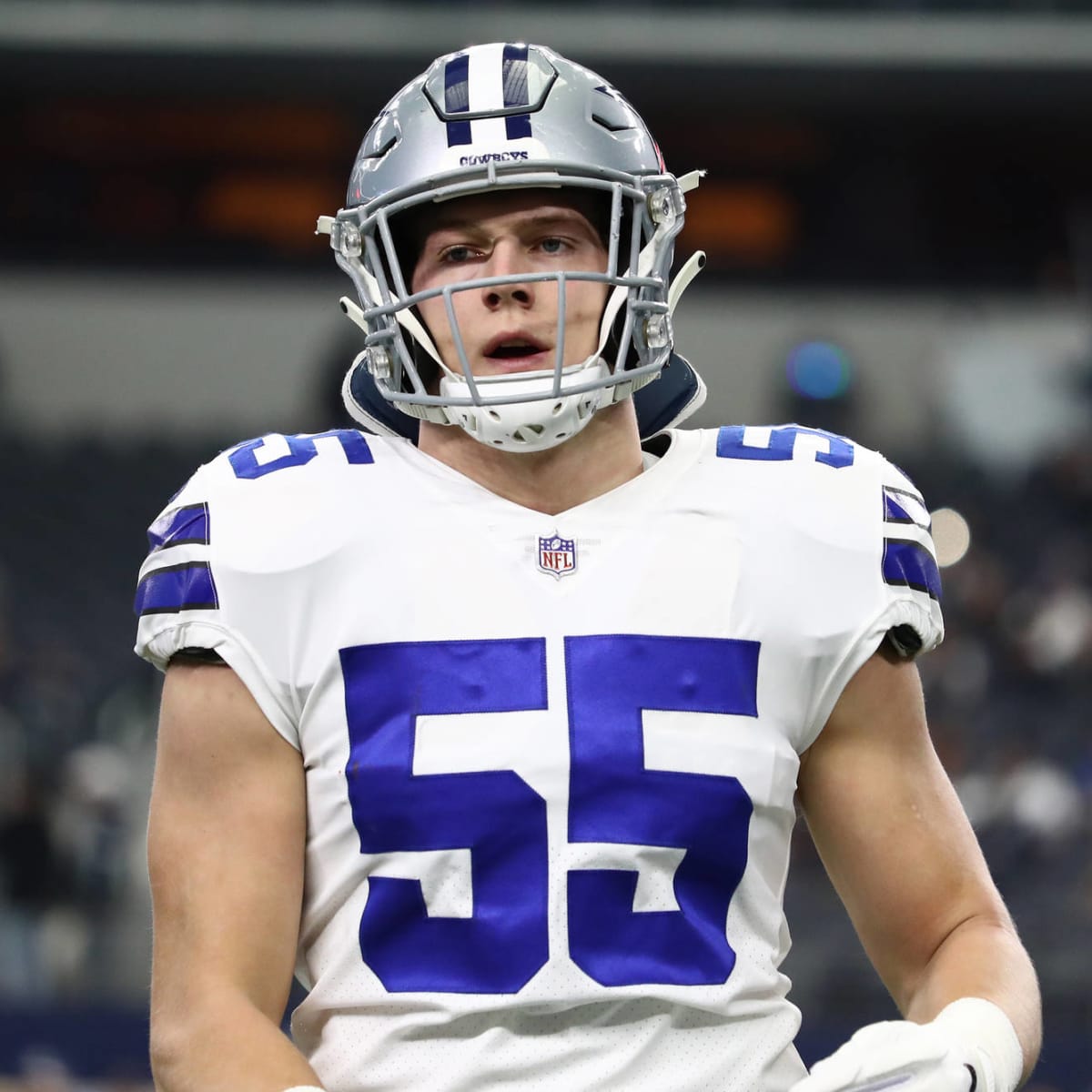 Cowboys decline fifth-year option on Pro Bowl LB Leighton Vander