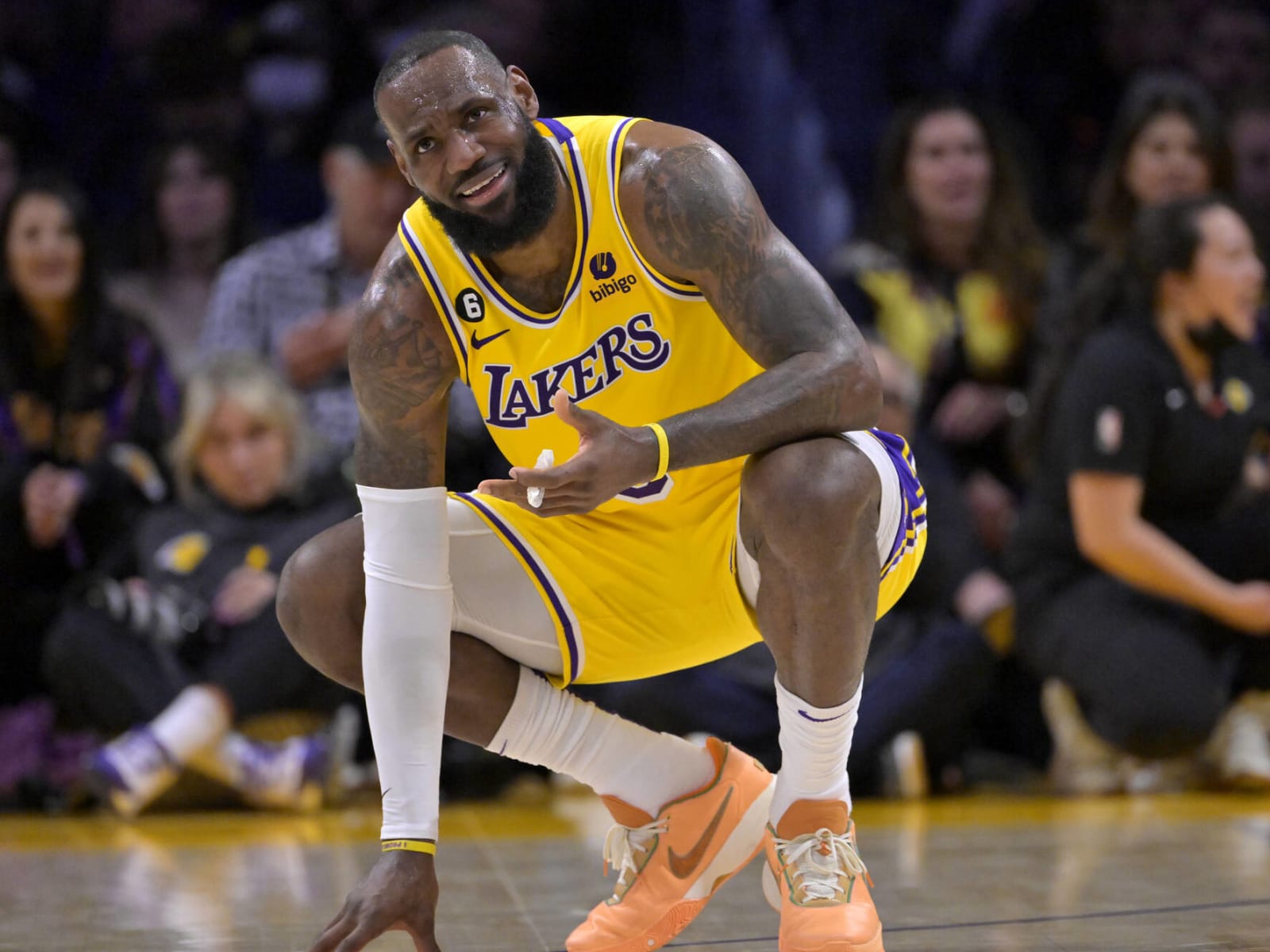 LeBron James Hilariously Called Out Tyronn Lue For Lying Yardbarker