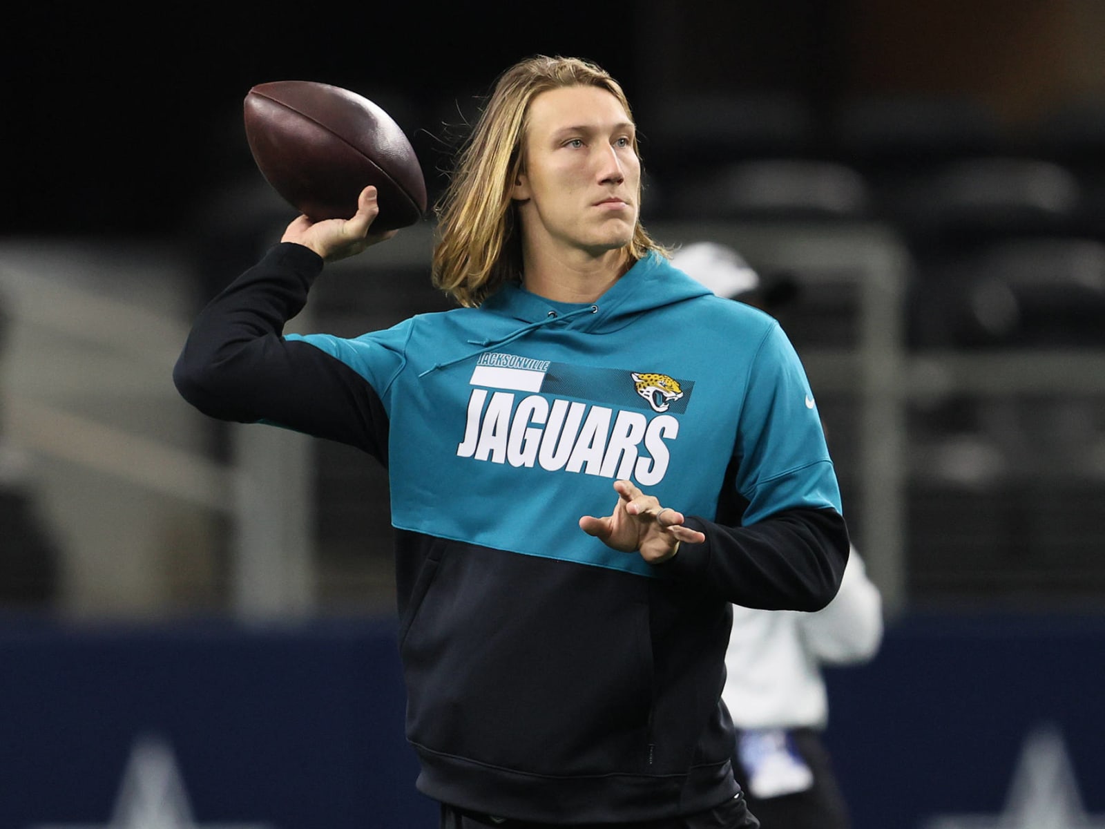 Trevor Lawrence shows up to practice in Georgia gear after