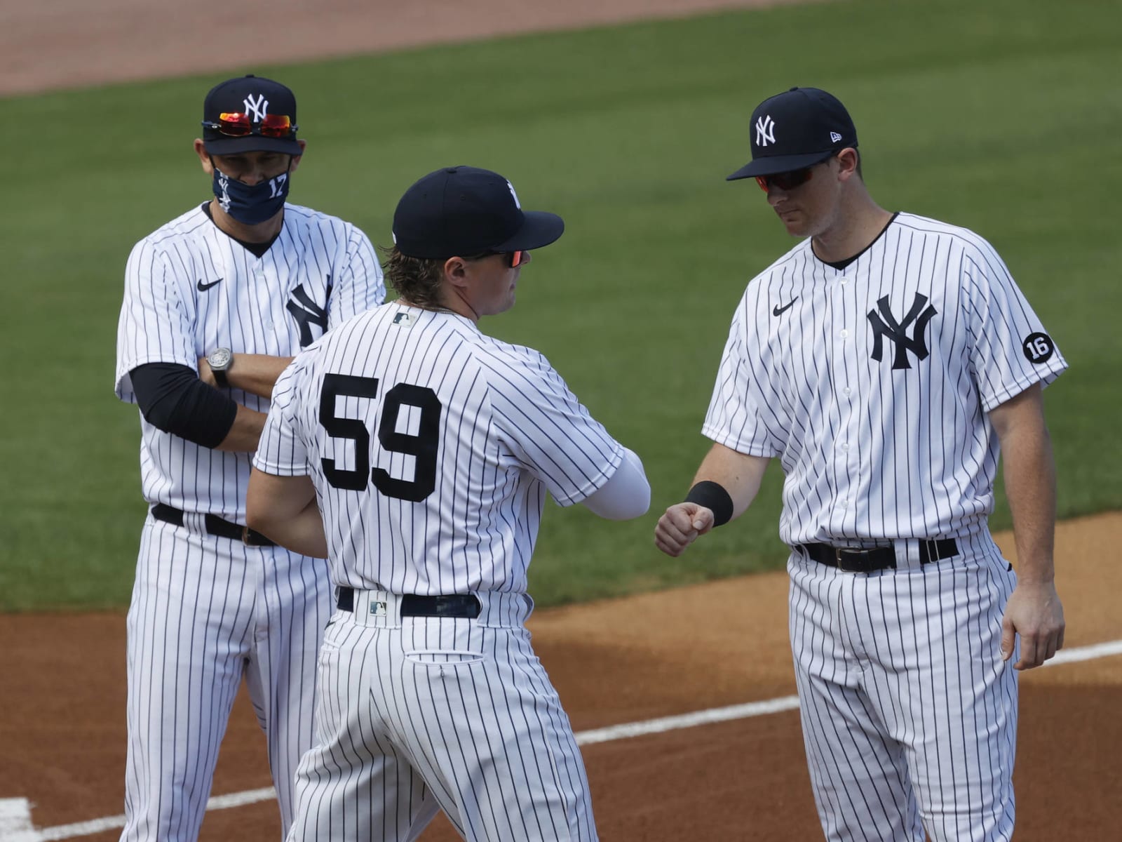 Yankees trade Brian McCann, $11M to Astros for 2 young pitchers