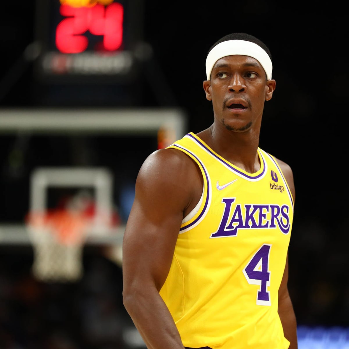 Lakers trade Rajon Rondo to Cavs for Denzel Valentine