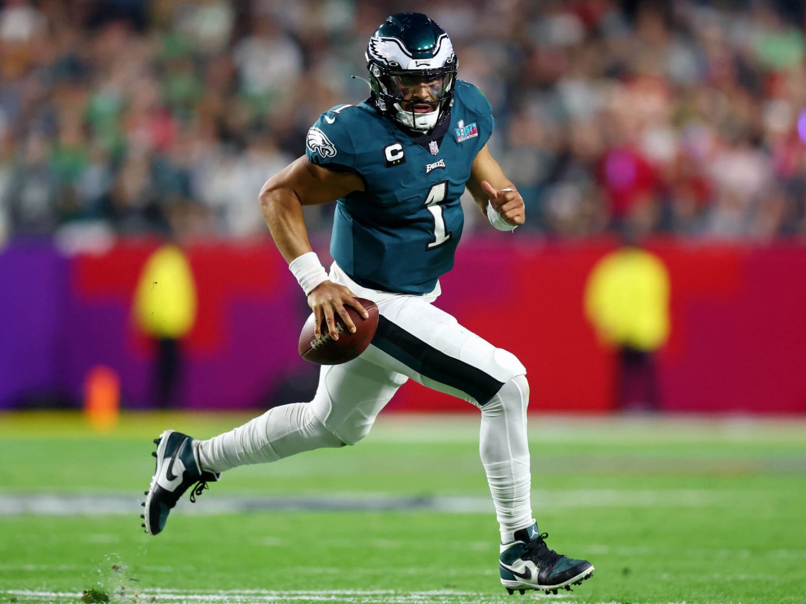 Jalen Hurts Signs Record $255M, 5-Year Deal with Eagles: Reports