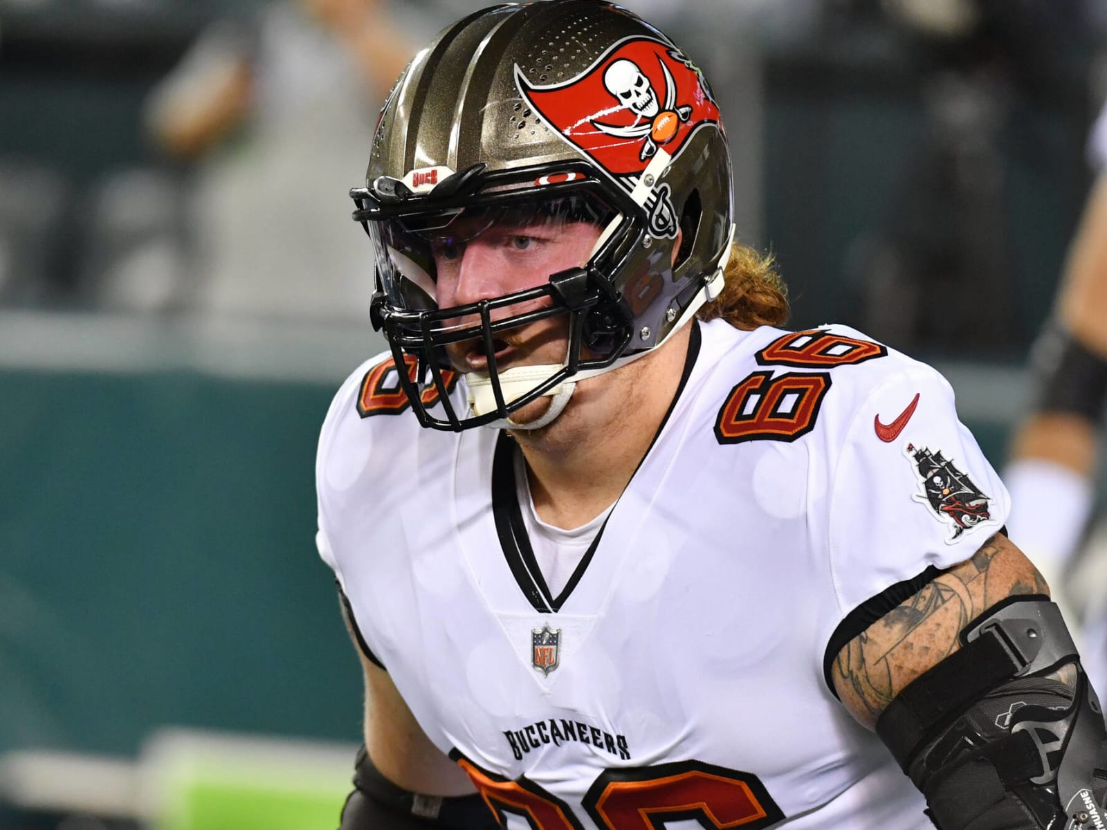 Bucs holding off on placing Ryan Jensen on IR