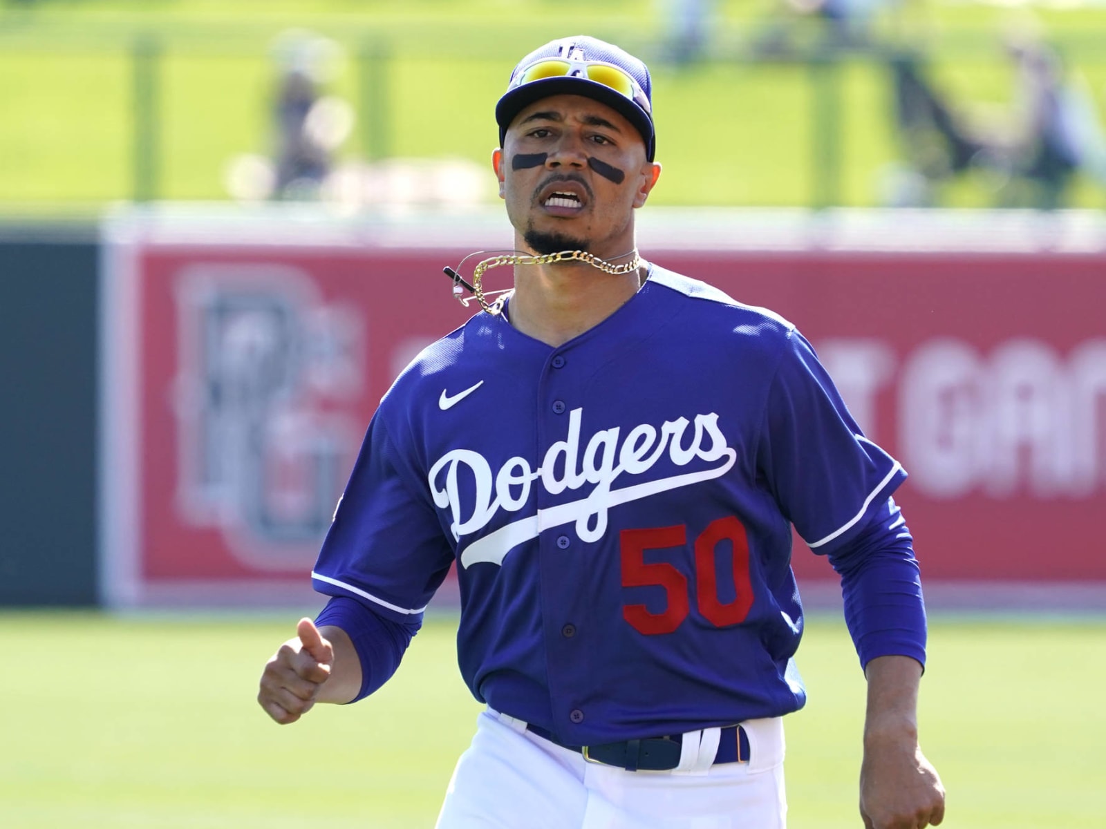 Mookie Betts, Dodgers agree to 12-year, $365 million contract extension -  Sports Illustrated