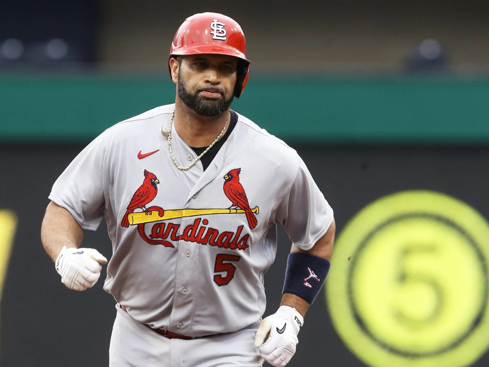 Albert Pujols gives young fan his Cardinals jersey after Cubs game