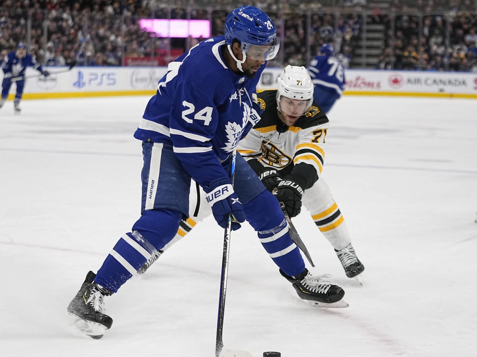 Maple Leafs' Wayne Simmonds Becoming Expendable