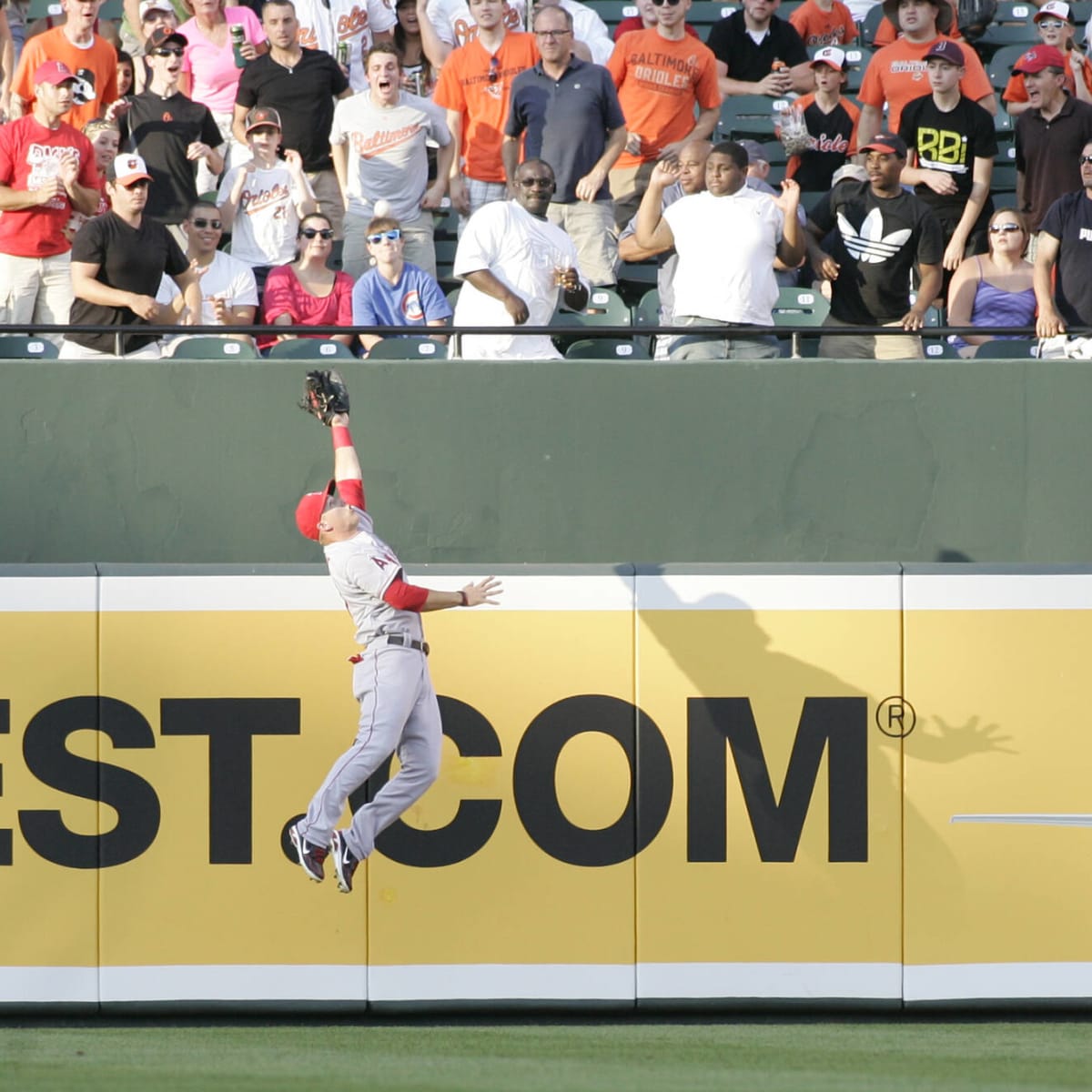 Astros beat Yankees' high heat with their littlest slugger - The