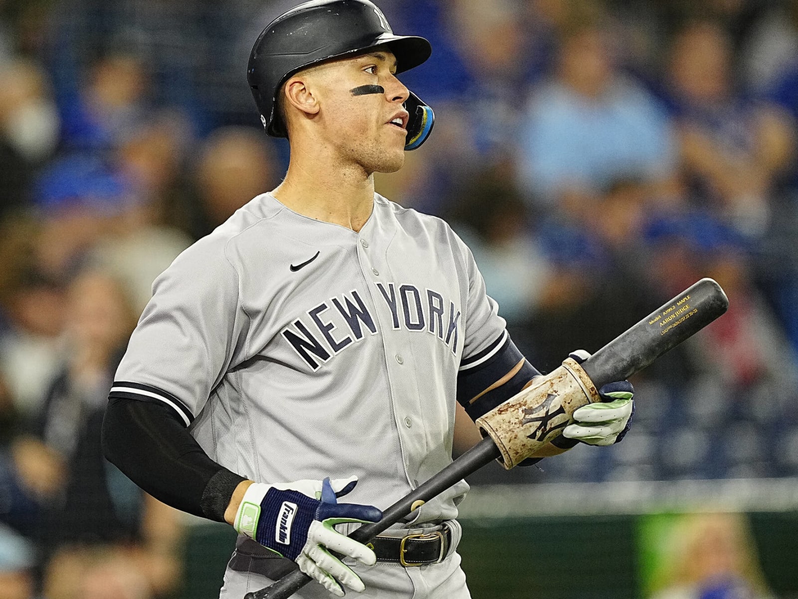 Mom of Yankees' Aaron Judge goes viral over intentional walk reaction