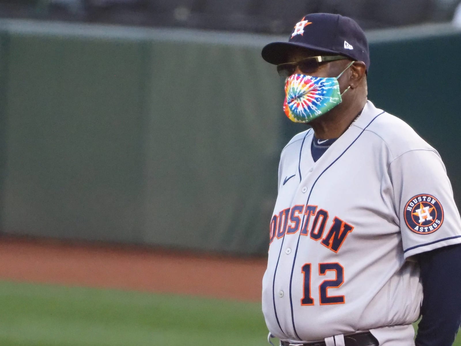 Astros' Dusty Baker losing patience after fans' trash-can stunt
