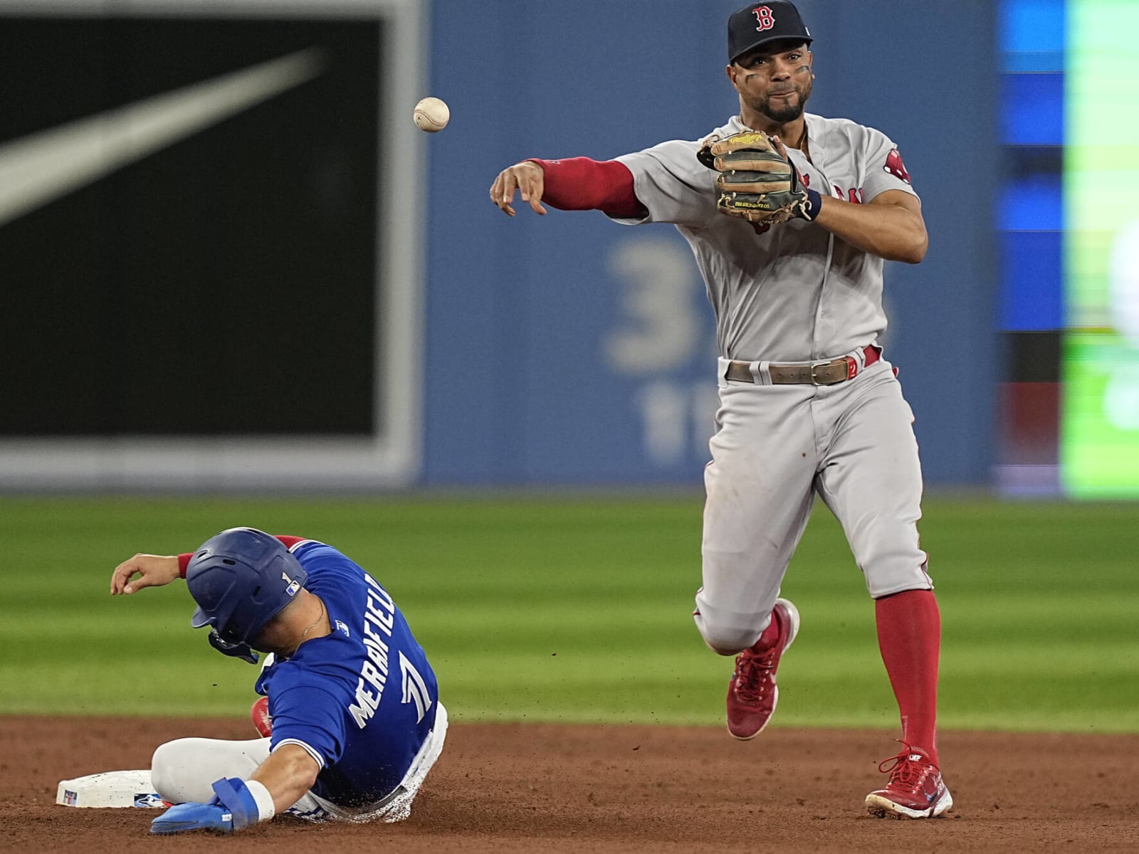 Bogaerts' HR sends Boston past Mariners 2-1 - The Columbian