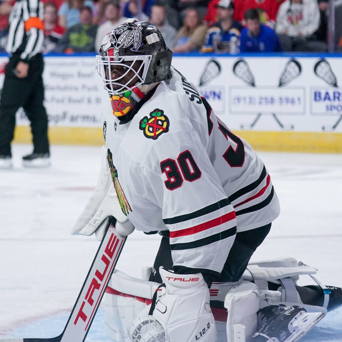 Malcolm Subban pays tribute to a Blackhawks legend with latest mask artwork  - HockeyFeed