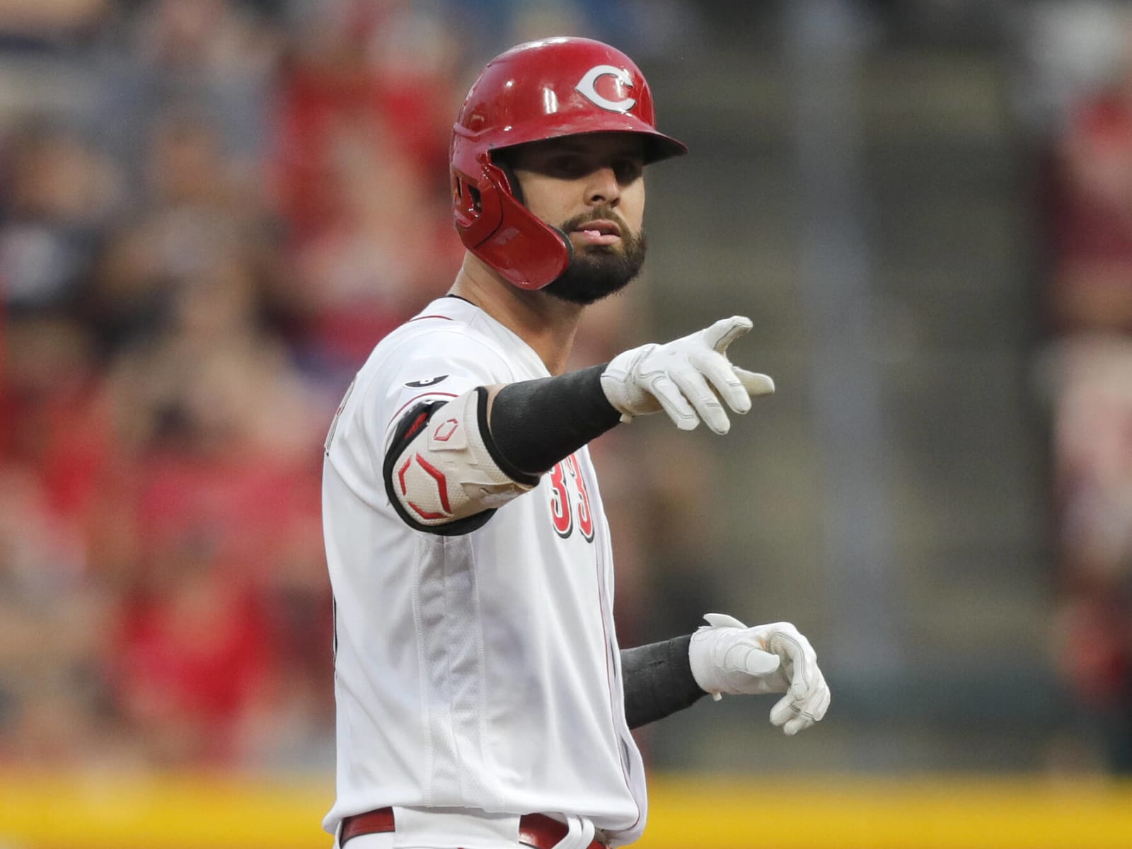 Mariners acquire Jesse Winker, Eugenio Suarez from Reds
