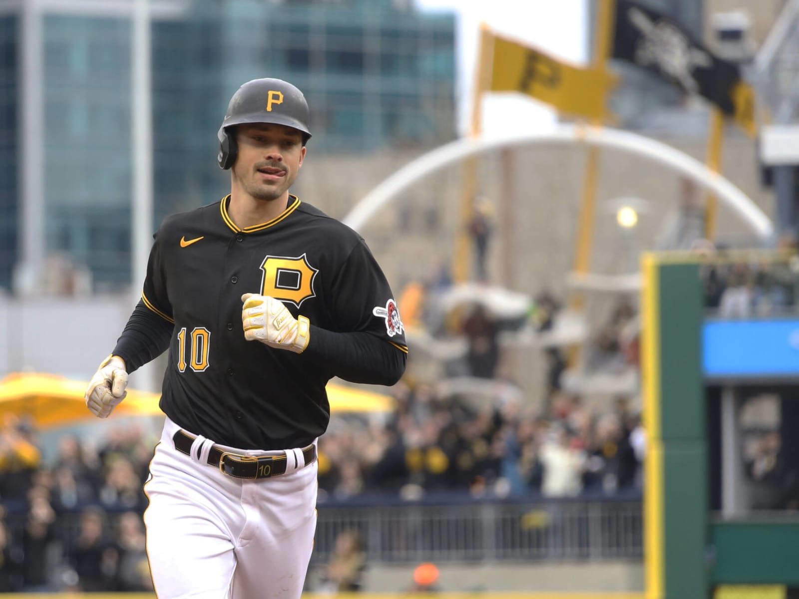 Bryan Reynolds extension: Pirates lock up outfielder on $106M deal