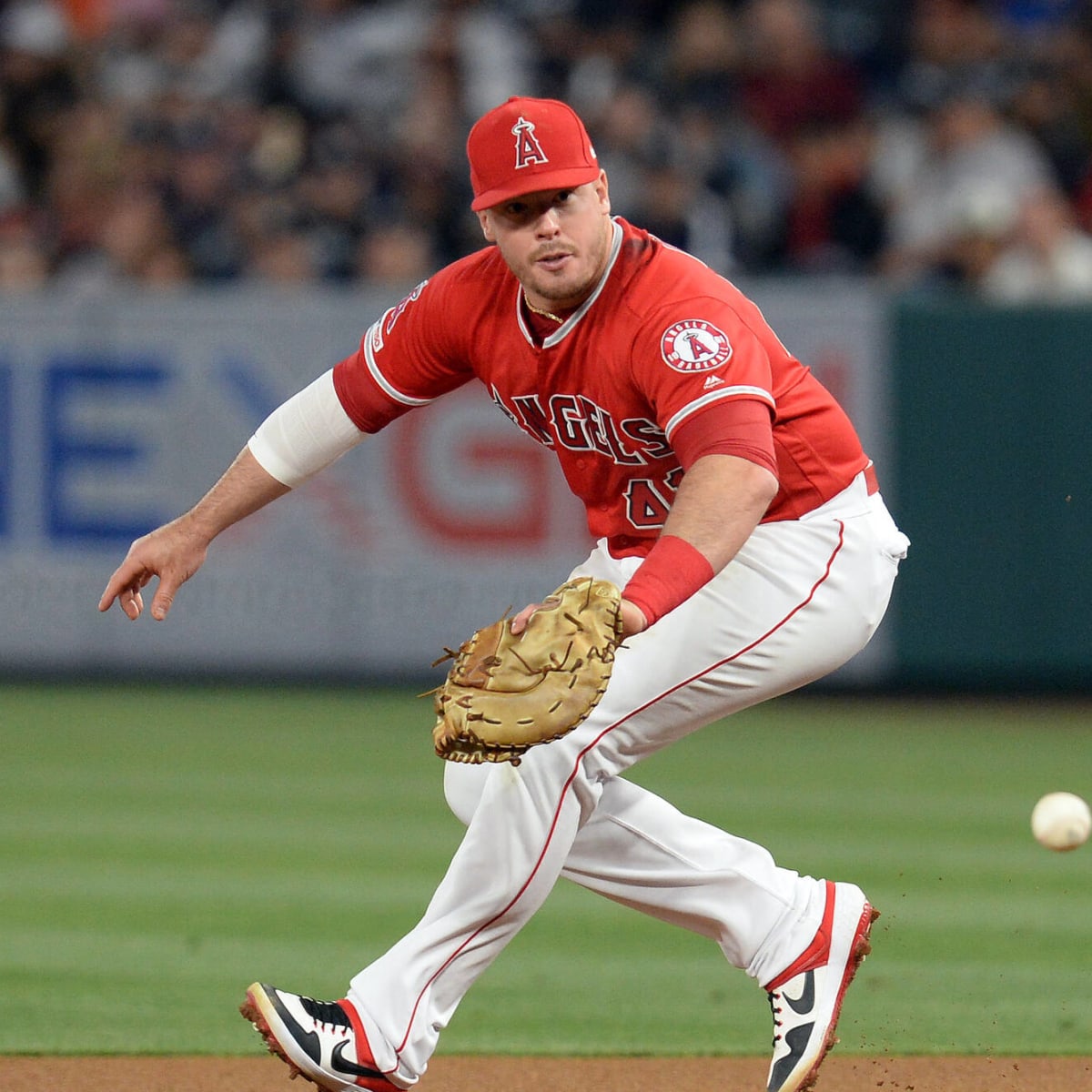 Justin Bour's 2 home runs help Angels climb above .500 at midpoint