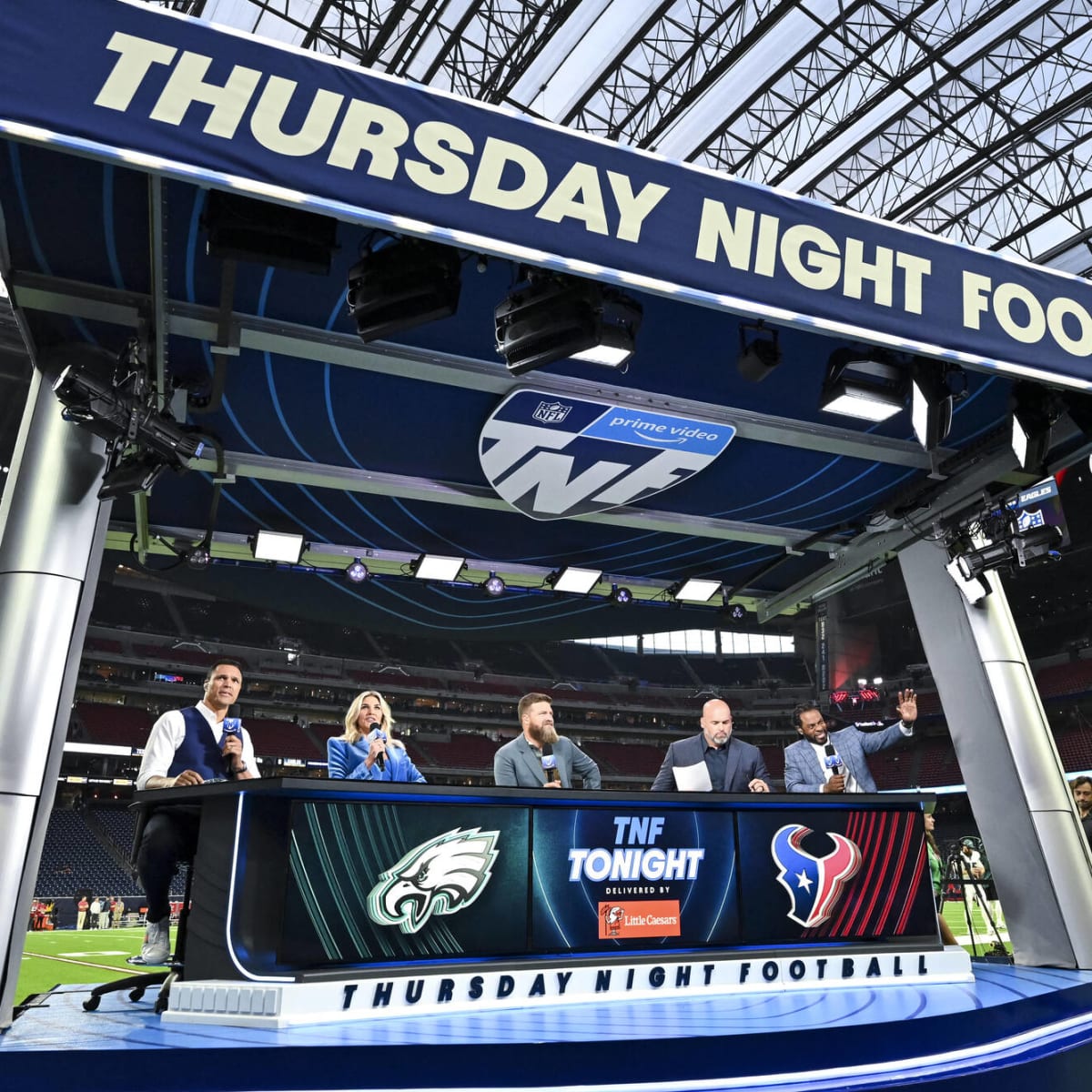 what two nfl teams play tonight thursday night football