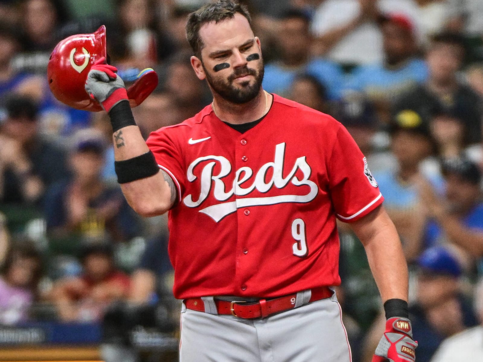 Eugenio Suárez excited after the Cincinnati Reds signed Mike Moustakas