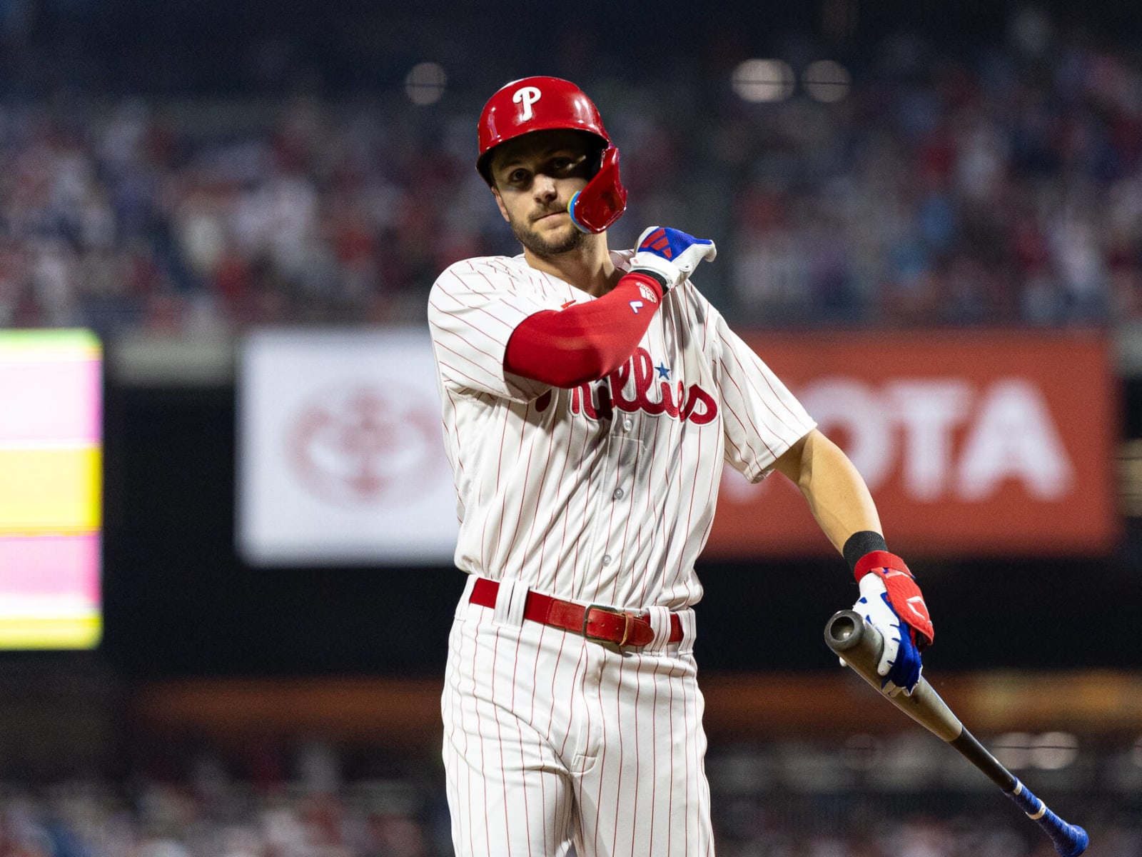 Phillies fans shower Trea Turner with standing ovation