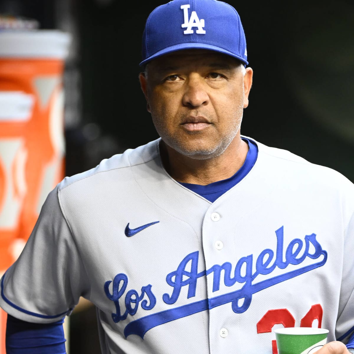 Dodgers manager Dave Roberts keeps close ties to the Bruins