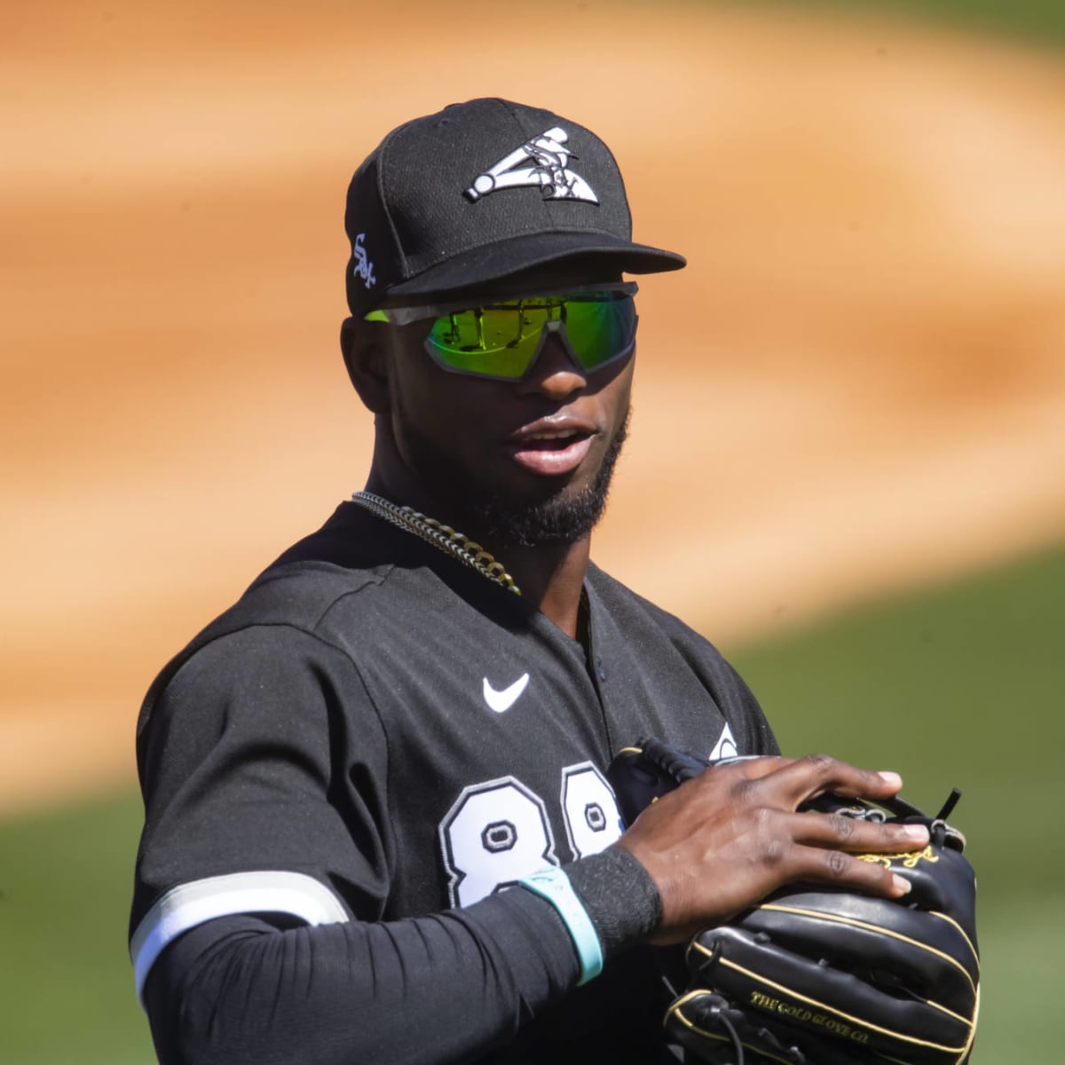 White Sox activate Gold Glover Luis Robert from IL