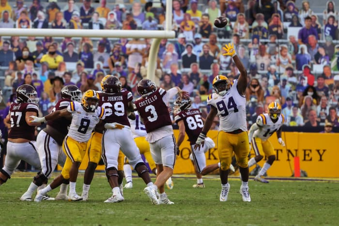 Mike Leach introduces himself to the SEC