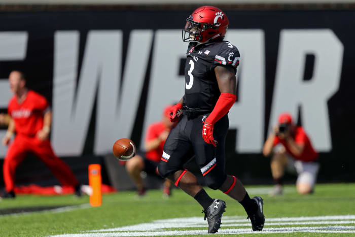 (20) Cincinnati (6-0) at Temple (4-3), Noon, Saturday, ESPNU