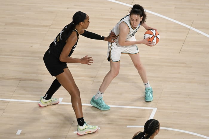 Breanna Stewart vs. A'ja Wilson