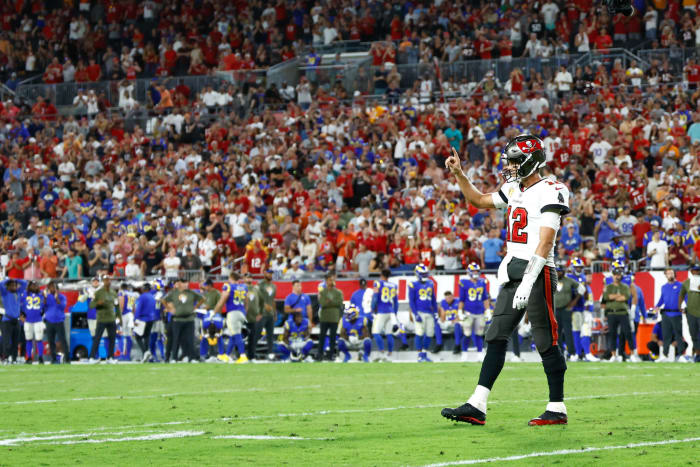 Bucs capitalize in underwhelming big-stage outing