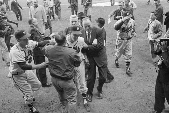 1953: Braves leave Boston to head to Milwaukee
