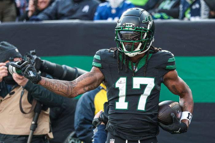 Jets trade for Davante Adams
