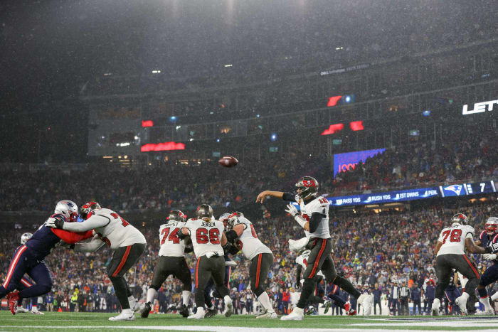 NFL Week 4 grades from across the league NFL Week 4 grades from across the league Bucs offense does just enough in Foxborough