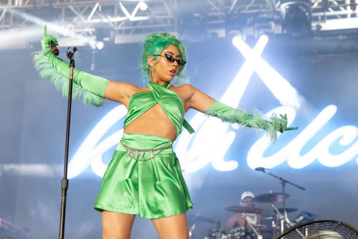 Kali Uchis -- "Sin Miedo (del Amor y Otros Demonios) ∞"