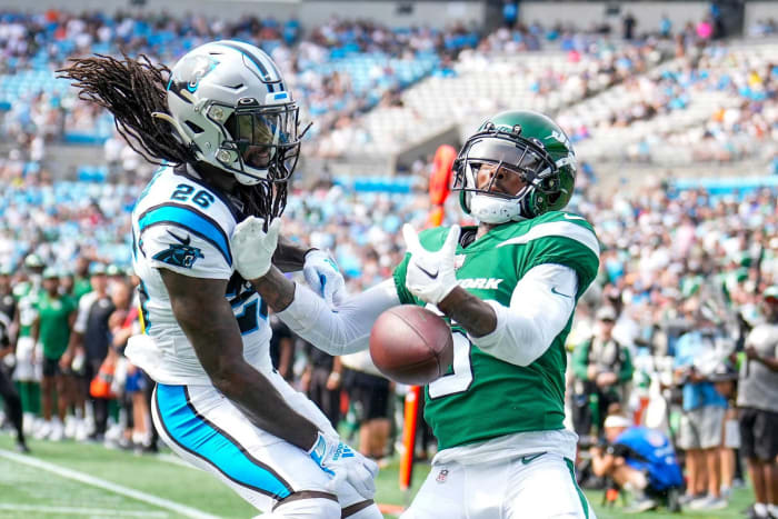 Jets sign Mecole Hardman