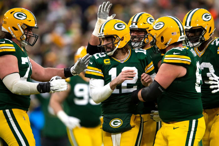 Packers getting by with backup-filled O-line