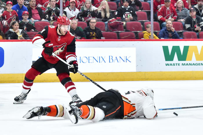 Can Arizona do enough to convince Taylor Hall to re-sign?