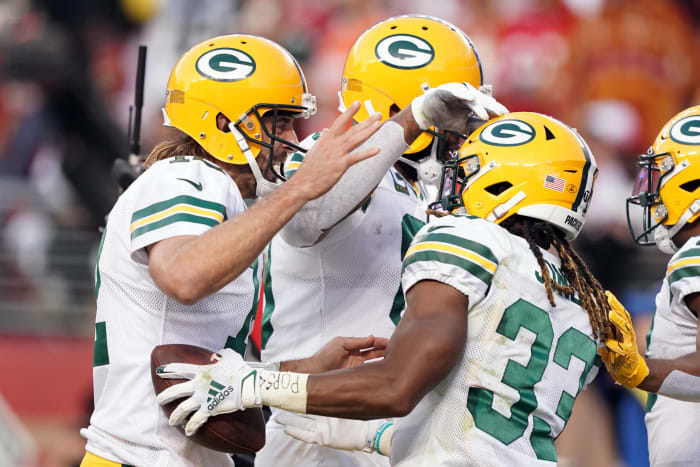 Aaron Rodgers steers Packers back on course