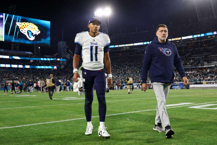 Josh Dobbs nearly rescues Titans