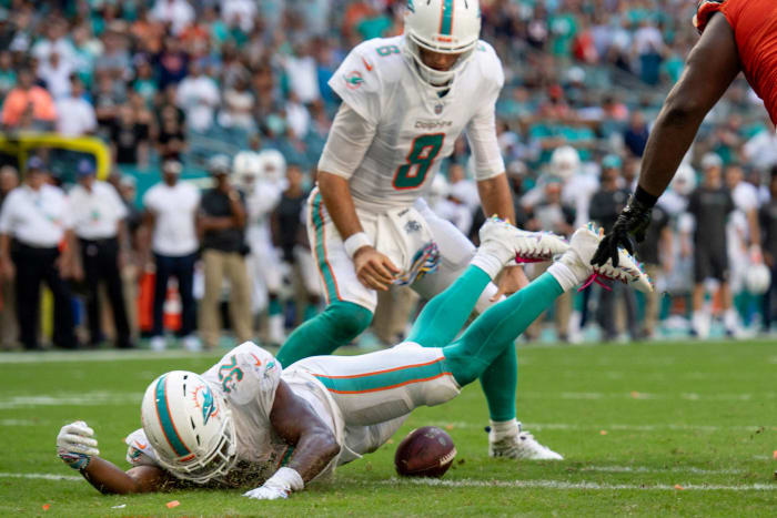 Oct. 14: Dolphins escape with win over Bears in OT