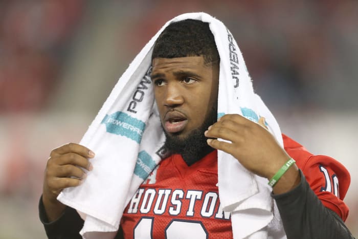 College stars taking heat for not playing in bowl games