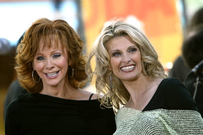 "Does he love you" Reba McEntire and Linda Davis