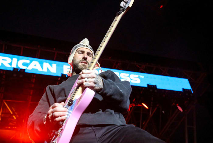 Maroon 5 — "Memories" (2019)