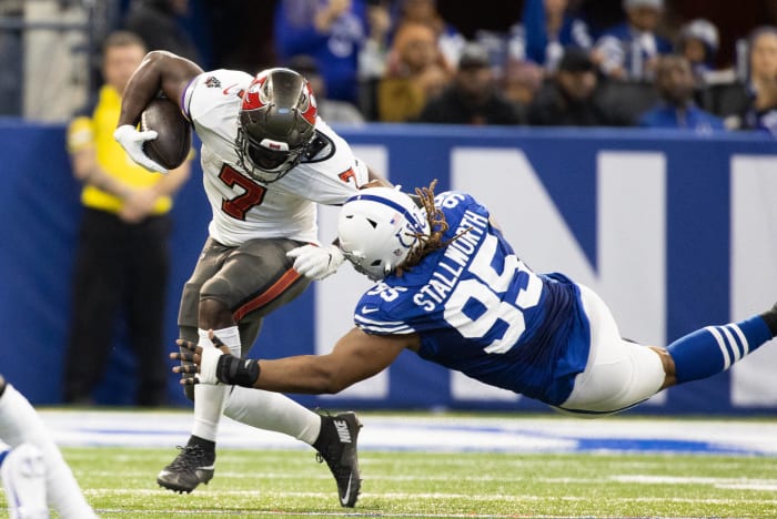 Leonard Fournette lifts Bucs to comeback win